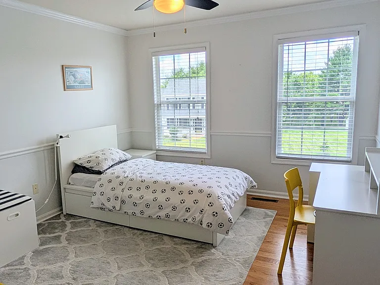 1702 James Ave — Photo 16