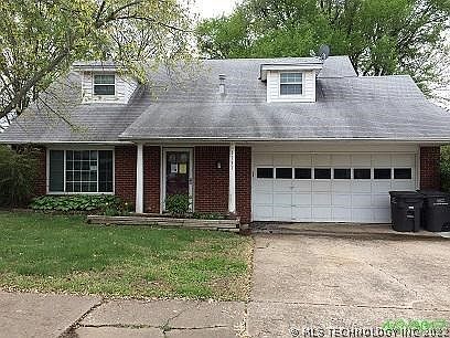 1st image of 1131 SE Macklyn Ln