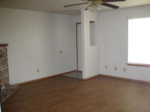 5th image of 134 W Briarmeadow St