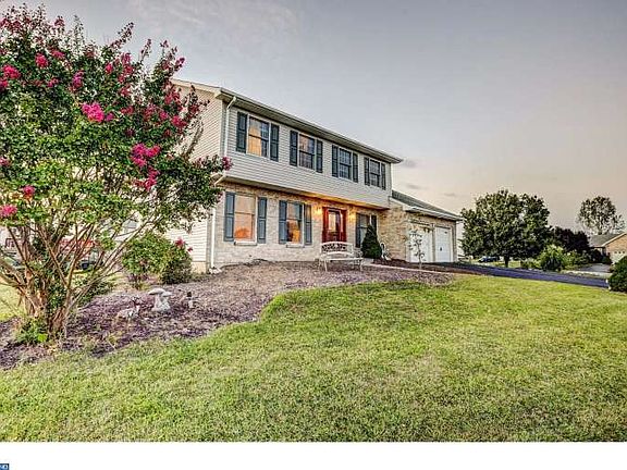 2nd image of 14 Viscaya Ct