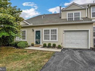 61 Courtyard Dr, Carlisle, PA 17013
