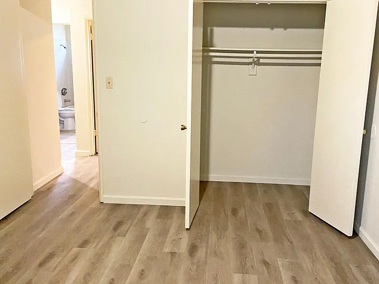 1902 W El Segundo Blvd #6 — Photo 12