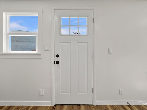 5th image of 600 Redwood Ln