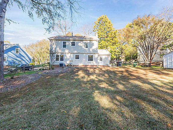 5th image of 4632 Bournewood Ln