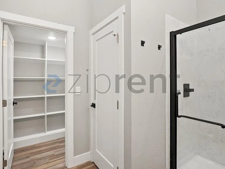 42740 Jefferson St — Photo 16