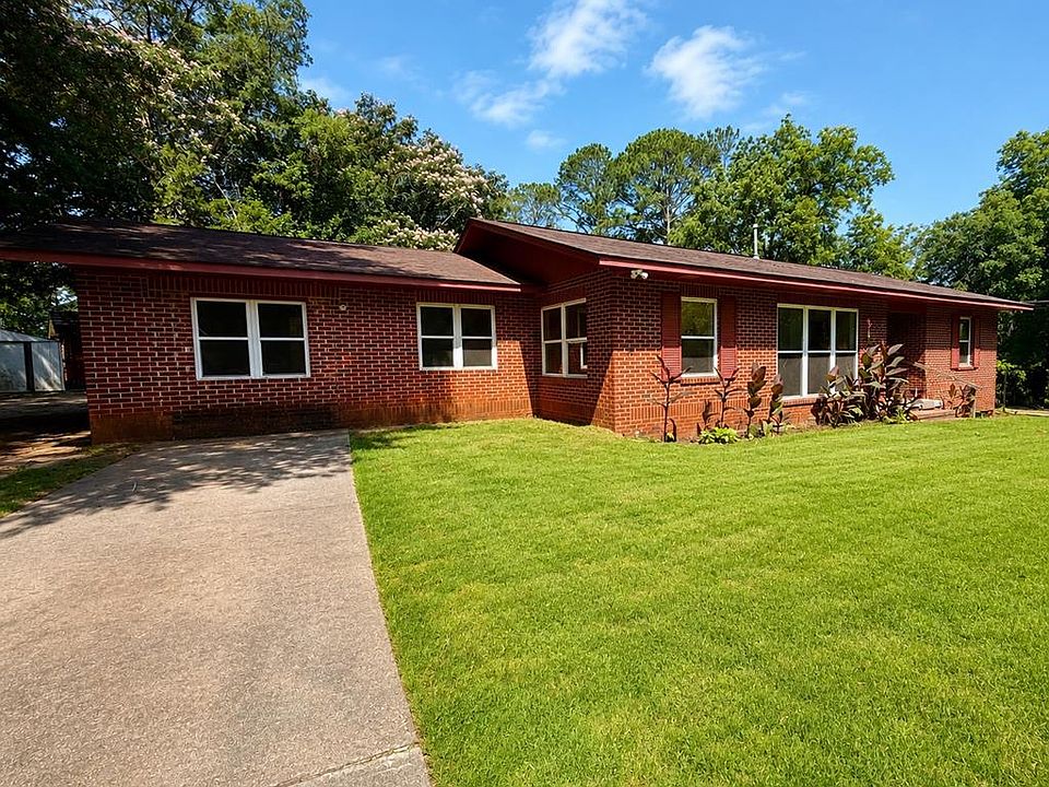 1st image of 115 Rosewood Dr