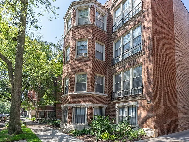 5034-5046 S. Woodlawn Avenue — Photo 6