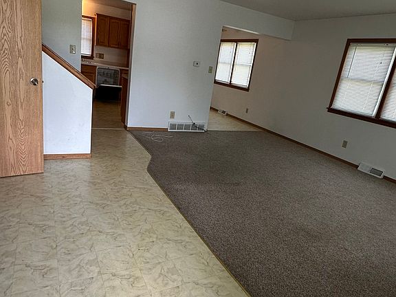 5th image of 2926 E Fairchild St #2924