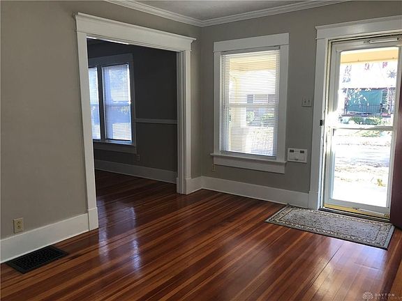 4th image of 2025 Brookline Ave