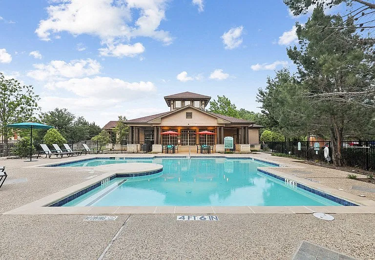 Falcon Lakes — Photo 17
