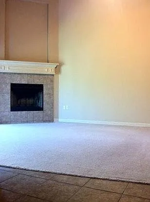 1772 N Chestnut Ave — Photo 2