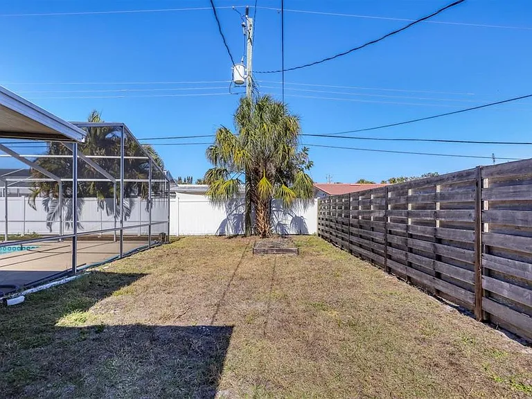 3425 Fairview Dr — Photo 42