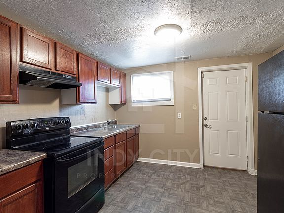 3rd image of 2531 N Tacoma Ave