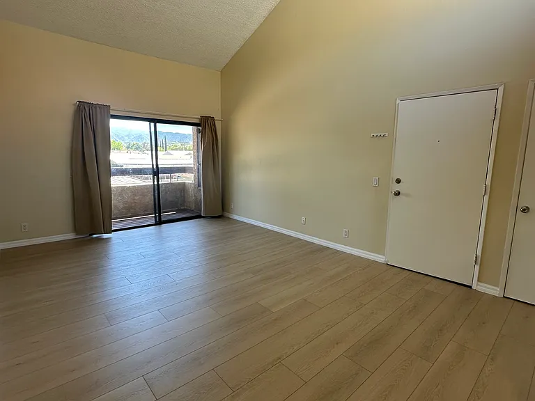 18724 Mandan St #1212 — Photo 3