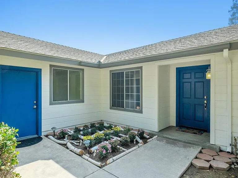 4337 W Palo Alto Ave — Photo 3