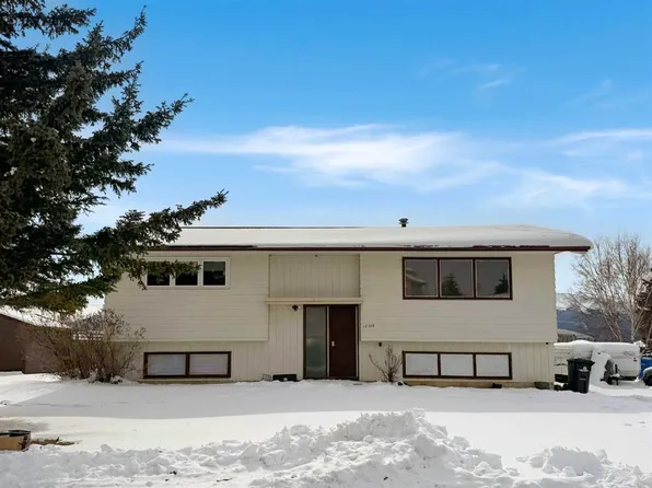 10309 N 101st Ave, Grande Cache, AB T0E 0Y0