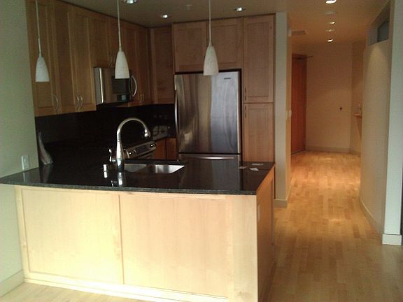 4th image of 10610 NE 9th Pl Unit 601