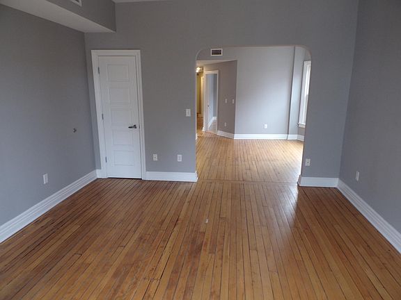 4th image of 1106 Main St #13