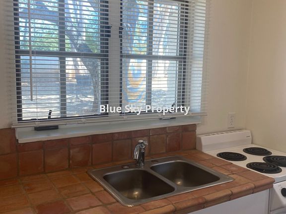 2nd image of 1707 Linda Vista Dr