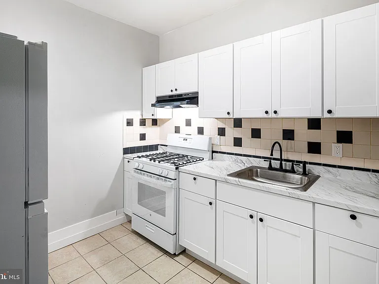 3836 Wyalusing Ave — Photo 5