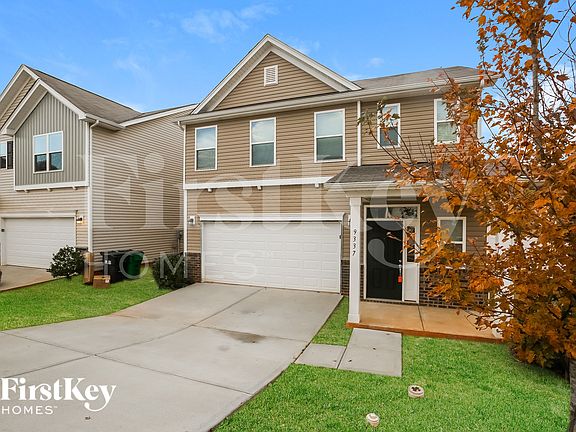 3rd image of 9337 Sloan Forest Dr