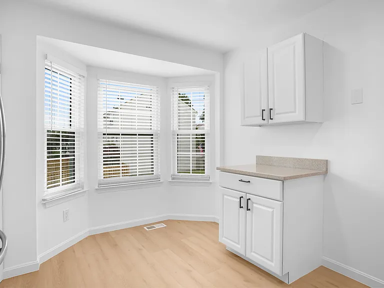 423 McDaniel Dr — Photo 5