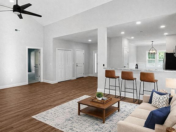 4th image of 222 New Iris Ln