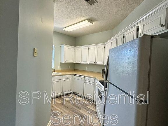 5th image of 729G Bragg Dr
