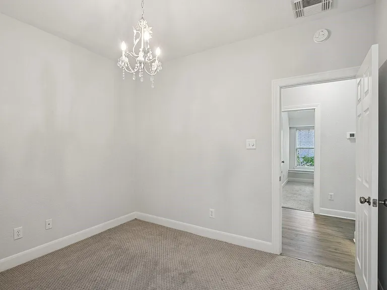 90 Panterra Way — Photo 36