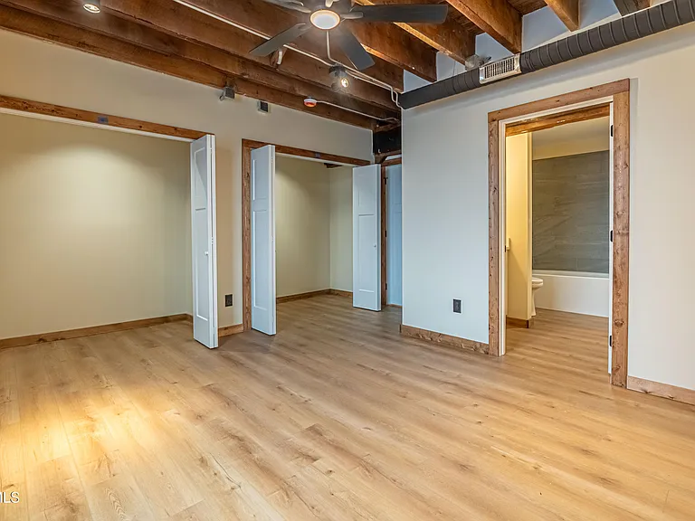 453 E Main St #400 — Photo 6