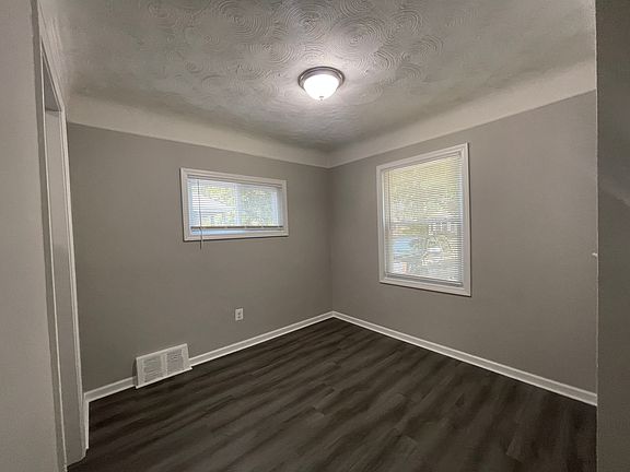 5th image of 18943 Greydale Ave
