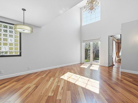 4th image of 1282 Grant Ct