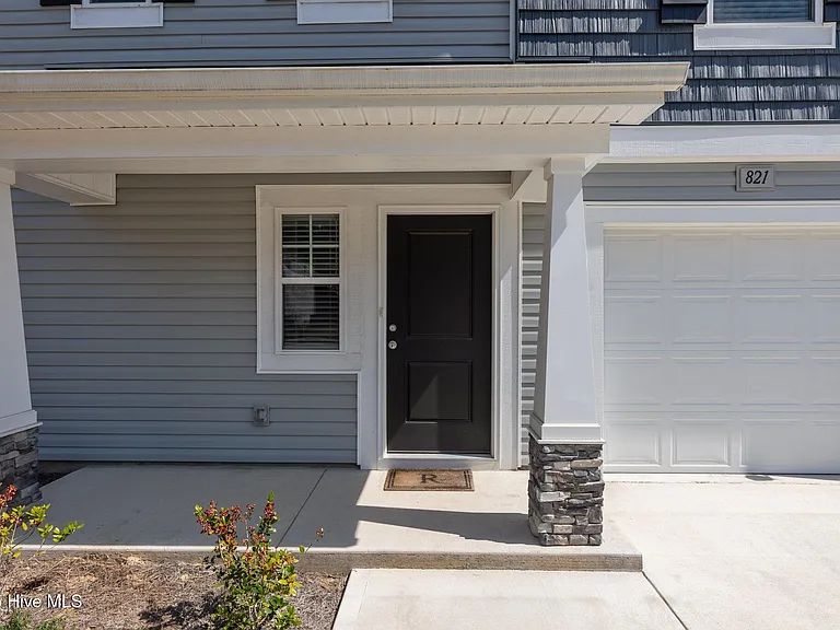 821 Conductor Ct — Photo 30