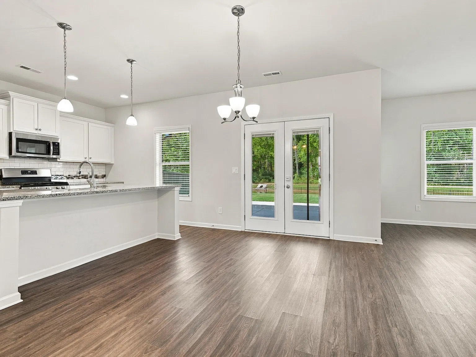 3 bed, 1250 sqft, $2,600 — Photo 3