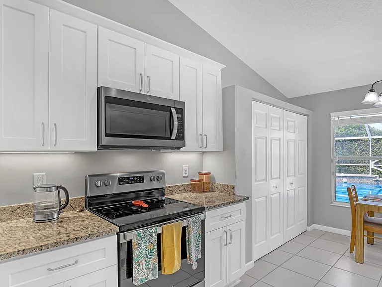 133 Black Olive Cres — Photo 18