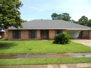 2004 Salem Dr, Alexandria, LA 71301