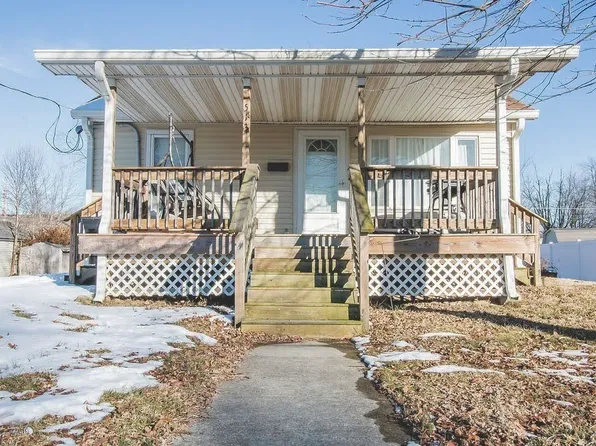 513 Union St, Hope, IN 47246