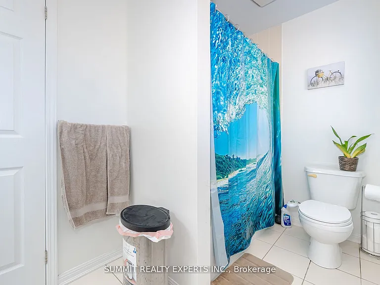 39 Donomore Dr #UPPER — Photo 31