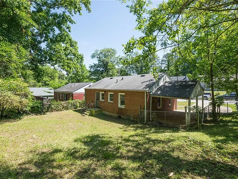 1295 Westmont Rd SW — Photo 14