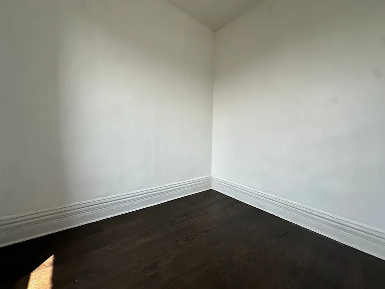 607 N Noble St #4 — Photo 14