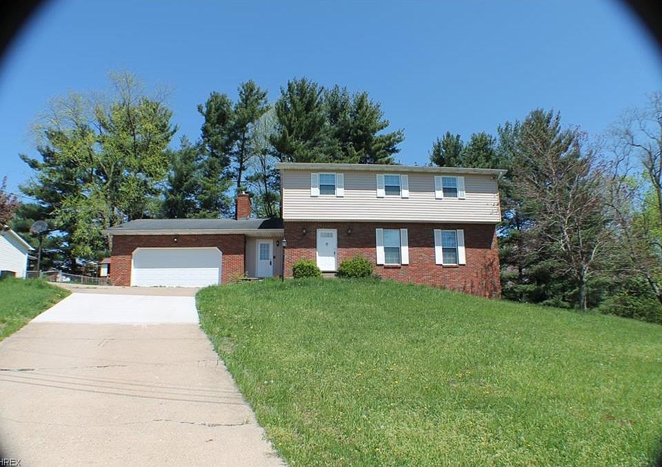 1st image of 124 Woodshire Dr