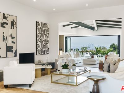 4132 Punta Alta Dr, Los Angeles, CA, 90008