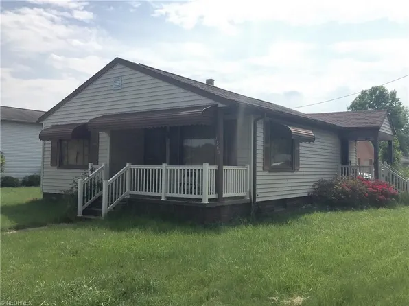 1360 Kaderly St NW, New Philadelphia, OH 44663