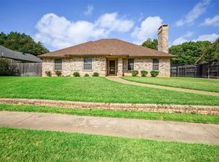 2505 Spring Valley Dr, Bedford, TX 76021