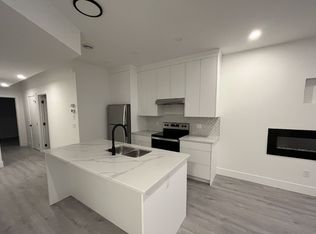 1440 26a St SW, Calgary, AB T3C1K8