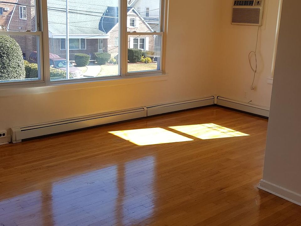 1st image of 36-00 192nd St