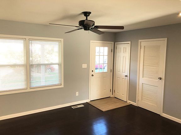 3rd image of 2914 Corvallis Cres