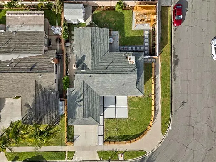 6051 Santa Barbara Ave — Photo 19
