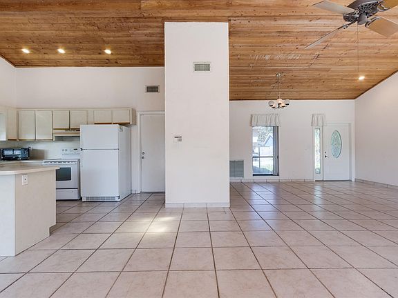 4th image of 5250 SW 101st Avenue