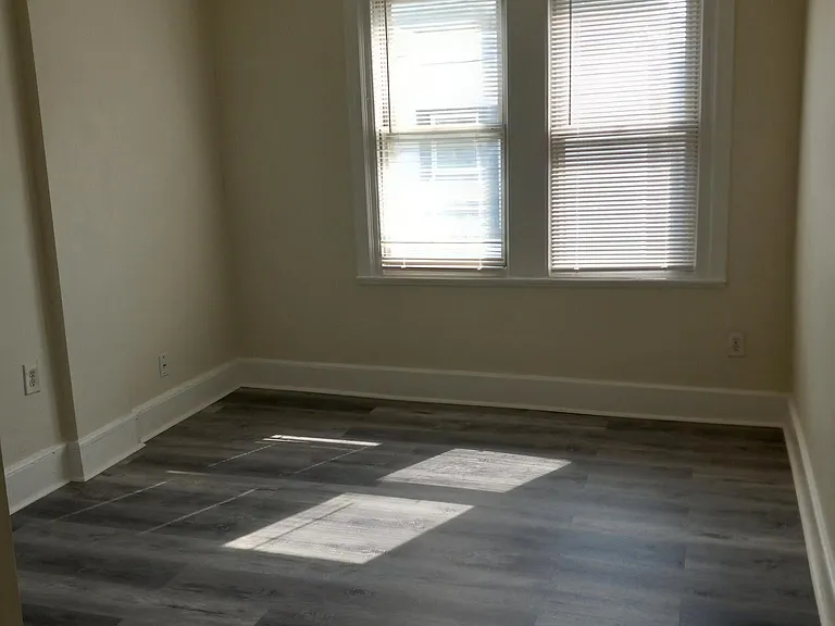 4772 Loring St — Photo 6